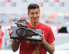 AYX中国-莱万多夫斯基重要时刻出色发挥，FPX带队取胜！-AYX中国
